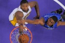 Metta World Peace Dunks On Maurice Harkless (Video)