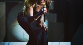 Rihanna – Stay (Live At The Grammys) (Video)