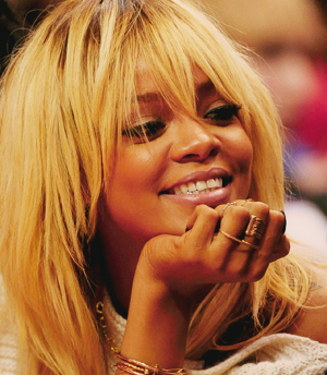 blond-rihanna-2012-1 Rihanna Goes Blond & I Love It  