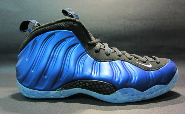 foamposite Nike Air Foamposite One “Dark Neon Royal” Releasing Spring 2011 (Pics)  