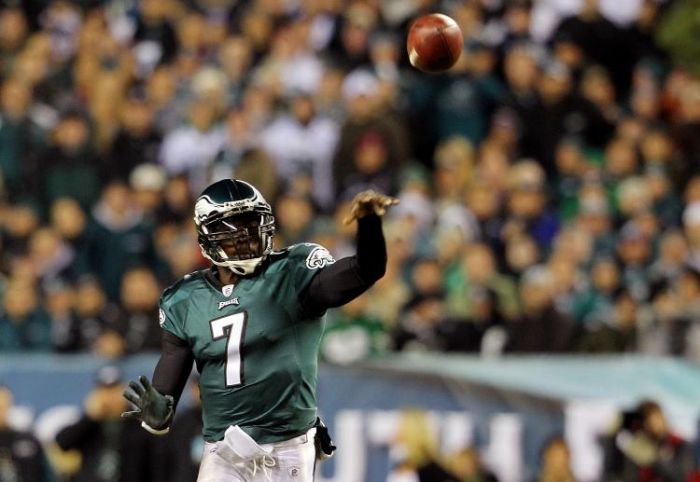 michael_vick_107055426 Michael Vick’s still faces massive financial debt!  