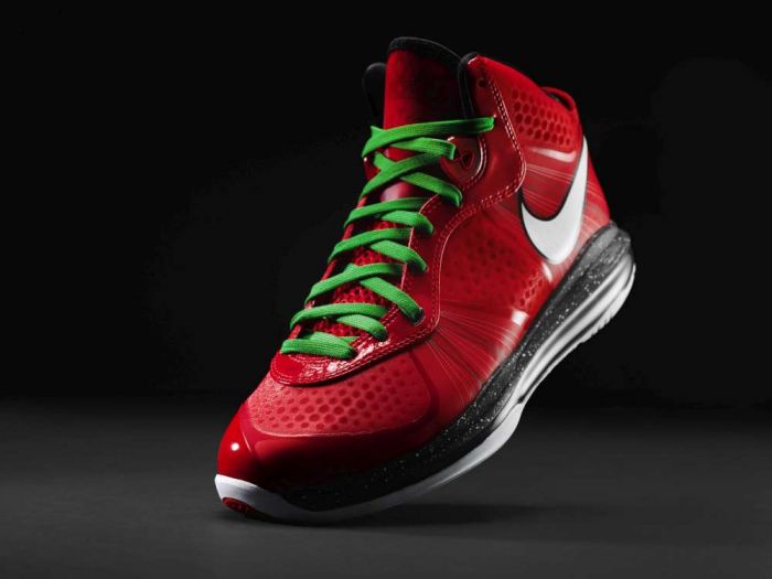 zzNike-LeBron-8-V-2-Christmas-Day-Run-on-Red-2 LeBron, Kobe & Kevin Durants Christmas Game Kicks  