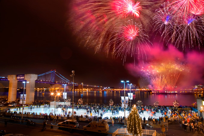 new-years-eve-fireworks-philadelphia-680uw New Years Eve 2011 (Pics + "No Hands" Contest Video)  
