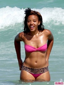 Angela-Simmons-in-a-Bikini-in-South-Beach-435x580-225x300 Angela-Simmons-in-a-Bikini-in-South-Beach-435x580  
