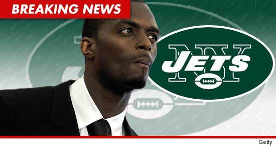Jets Get Plaxico Burress During His Flight Layover To Visit The 49ers (Video)