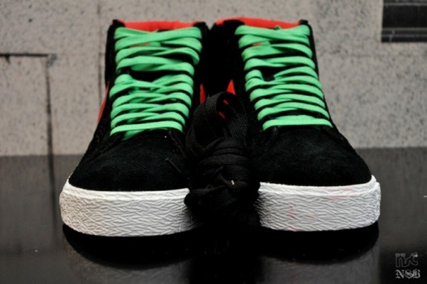 20110727-063844 Nike SB Blazer "A Tribe Called Quest"…  