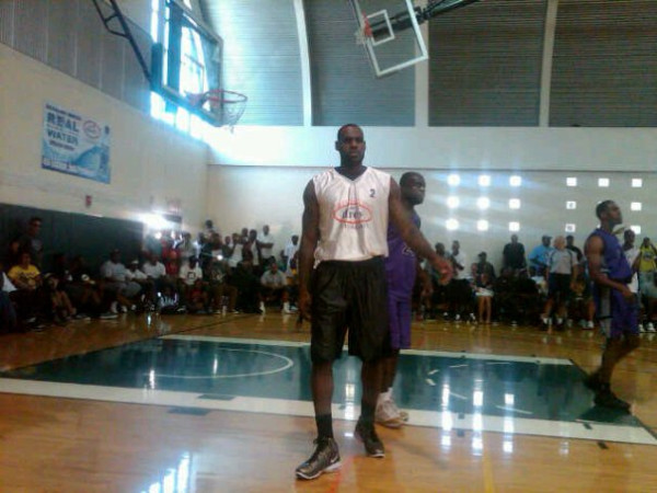 Lebron James Ballin In The Drew League Down South Central, Ca (Video)