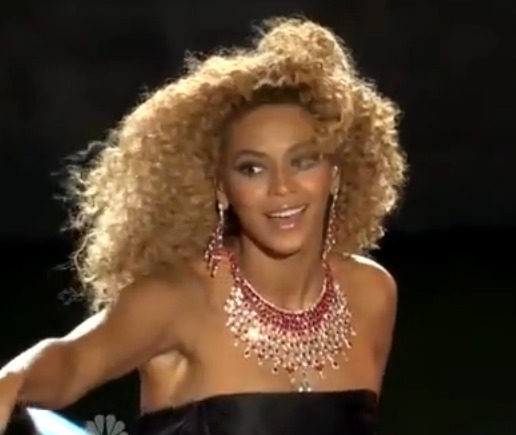Beyoncé Performs At Macy’s 4th Of July Fireworks Spectacular (Video)
