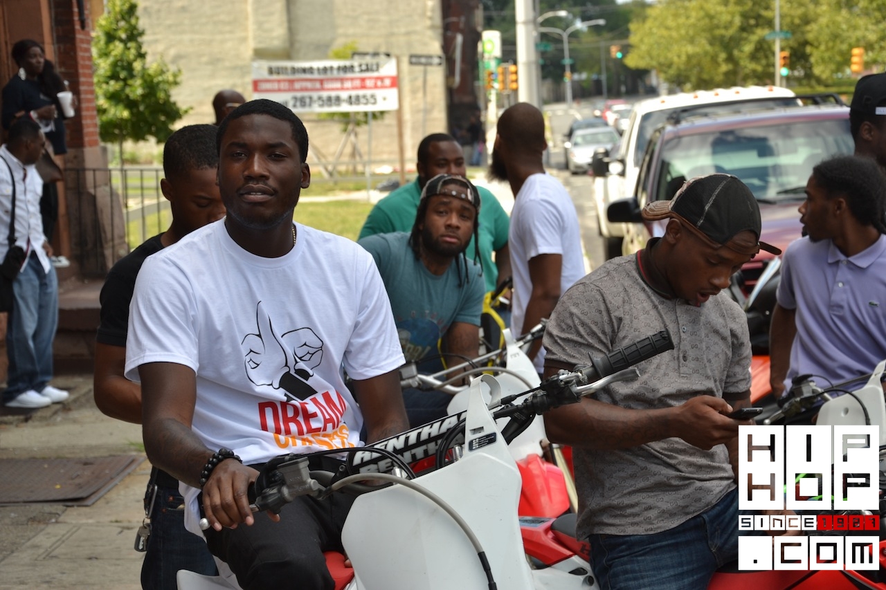 Meek Mill (@MeekMill) – I’m A Boss Ft. Rick Ross (@RickyRozay) (Alternate Philly Version) (Video)
