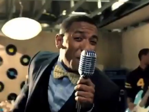 Lloyd – Dedication To My Ex (Miss That) Ft. Andre 3000 (Video)