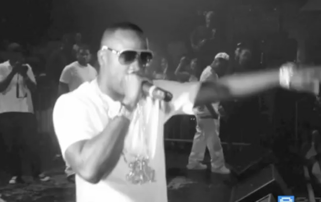 Yo Gotti (@YoGottiKOM) – Flexin (Live In Jacksonville, FL) (Video)