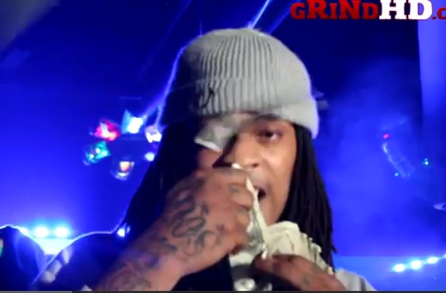 Waka Flocka Flame – Round of Applause & It’s A Party (Live Performance) (Video)