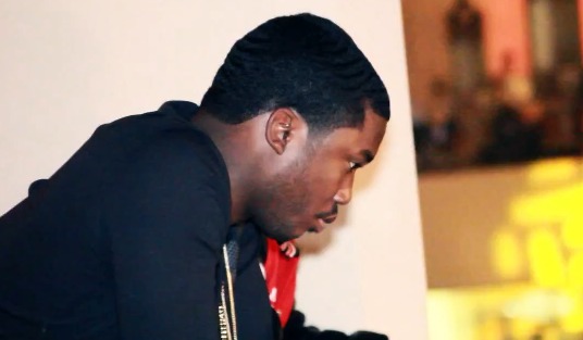 Meek Mill (@MeekMill) Visits Kentucky & Omelly Spits A Freestyle On The Tour Bus (Video)