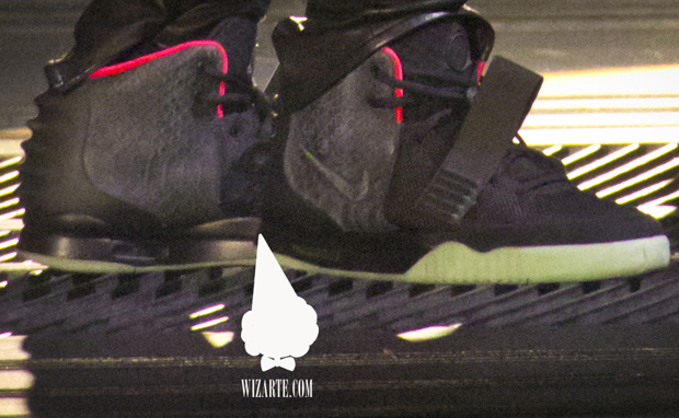 Nike Air Yeezy 2 Black/ Pink New Images