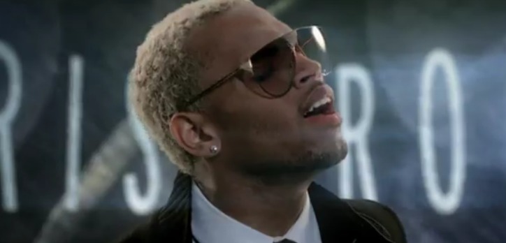 Pitbull – International Love Ft. Chris Brown (Video)