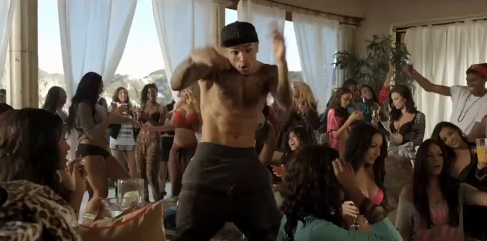 Chris Brown (@ChrisBrown) – Strip Ft. Kevin McCall (@KevinMcCall) (Video)