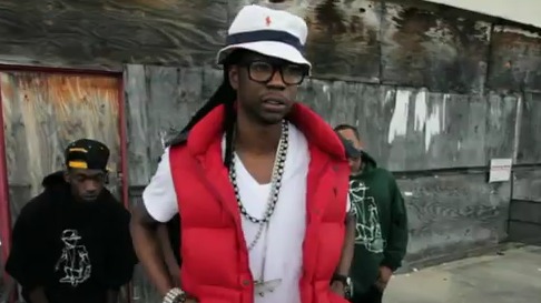 Travis Porter (@IamTravisPorter) – Know Bout It Ft. @2Chainz (Behind The Scenes) (Video via @HdotRoss)