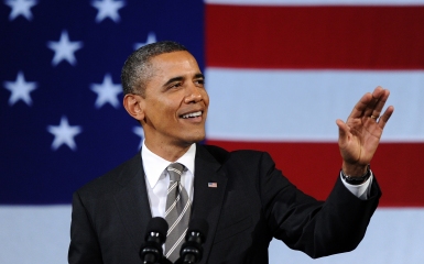 President Obama Sings Al Green’s “Lets Stay Together” at The Apollo Theater (Video)