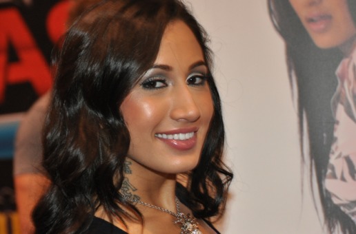UPDATE: Kanye Twitter Was Hacked, That Was A Pic of Amia Miley & Not Kim Kardashian