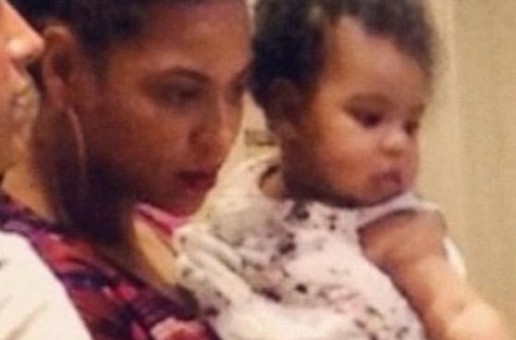 Beyonce With Blue Ivy Carter (Photo)