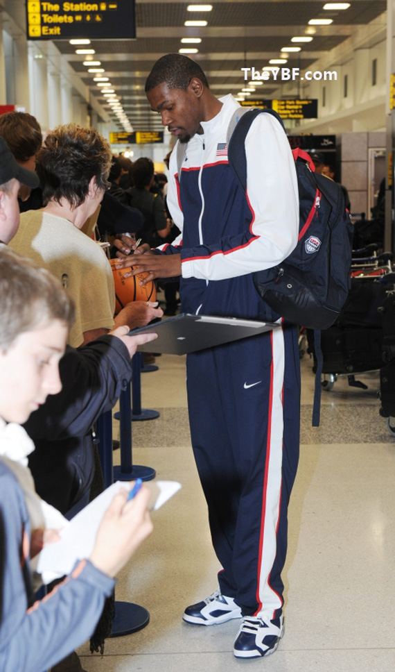 kevin-durant-air-jordan-vi-olympic-kobe-bryant-x-kevin-durant-arrive-at-the-london-airport-wearing-air-jordans-photos-inside-HHS1987-2012 Kobe Bryant x Kevin Durant Arrive At The London Airport Wearing Air Jordans (Photos Inside)  