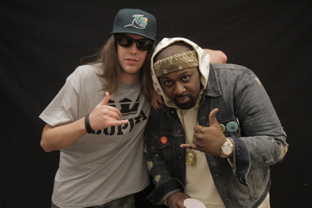 dzaharry1 Smoke DZA (@SmokeDZA) and Harry Fraud (@HarryFraud) discuss weed, hoops, studio snacks and more...  