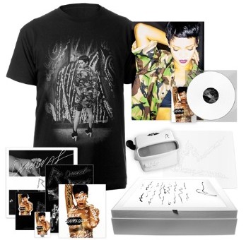 Rihanna Will Be Selling $250 CD Box of Her Unapologetic Album