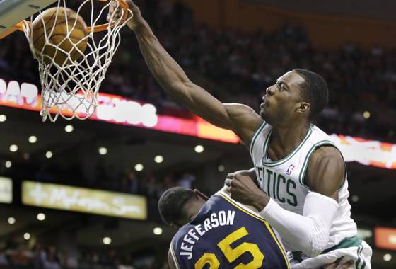 ap-jazz-celtics-basketball-4_3_r560_c560x380 Celtics' Jeff Green Posterizes Utah Jazz Al Jefferson (Video)  