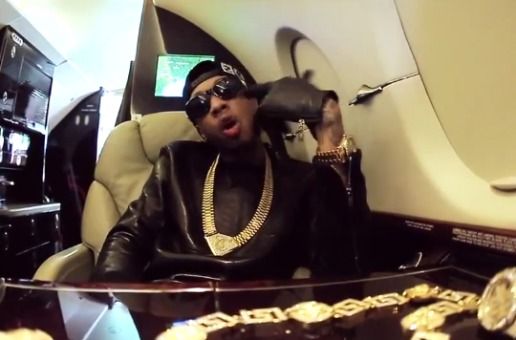 Tyga – All Gold Everything Freestyle (Video)