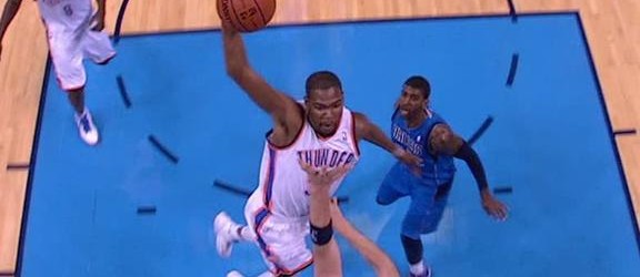 Kevin-Durant-dunks-on-chris-kaman-576x250 Oklahoma Thunder Kevin Durant Posterizes Dallas Mavericks Center Chris Kaman (Video)  