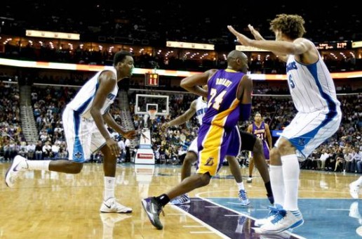 Kobe Bryant Reaches The 30,000 Points Club (Video)