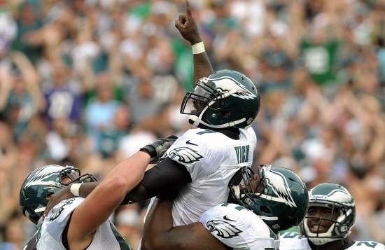 Mike_Vick1-091812 Michael Vick Signs One Year Deal To Stay With The Philadelphia Eagles  