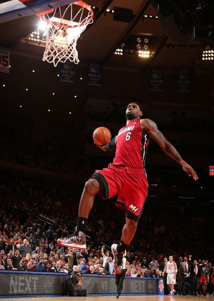 i Lebron (@KingJames) Closes The Deal In Gotham With A Spectacular Dunk (Video)  