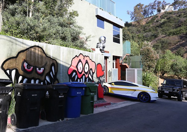 chris-brown-vs-his-neighbors-over-graffiti-on-his-hollywood-hills-property-HHS1987-2013-3 Chris Brown vs His Neighbors Over Graffiti On His Hollywood Hills Property (Video)  