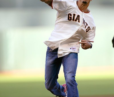 San Francisco 49ers QB Colin Kaepernick Tosses The First Pitch At The San Francisco Giants Game (Video)
