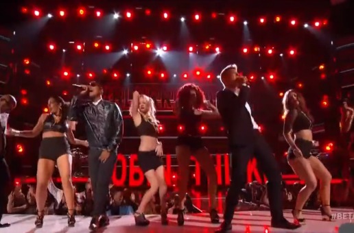 Robin Thicke – Blurred Lines Ft. T.I. & Pharrell (Live at the 2013 BET Awards) (Video)