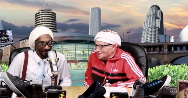 snoop Snoop Dogg Helps Larry King Write His First Rap Song (Video)  
