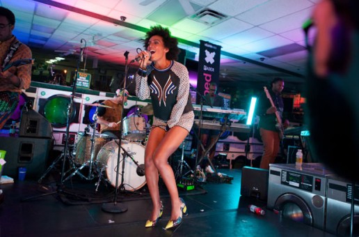 Solange Performs Live From A Brooklyn Laundromat (Video)