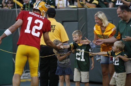 Packers QB Aaron Rodgers Makes A Young Cheesehead’s Season (Photo)