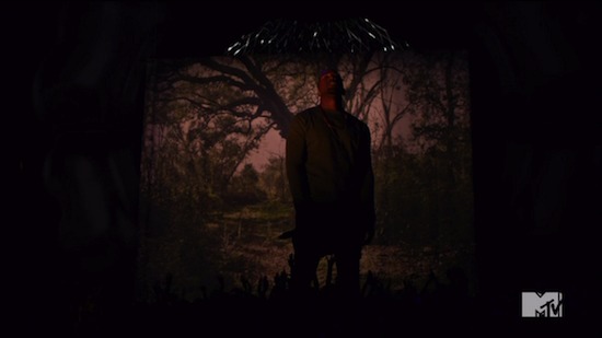 QY0yZvh Kanye West – Blood On The Leaves Live At 2013 MTV Video Music Awards (Video)  