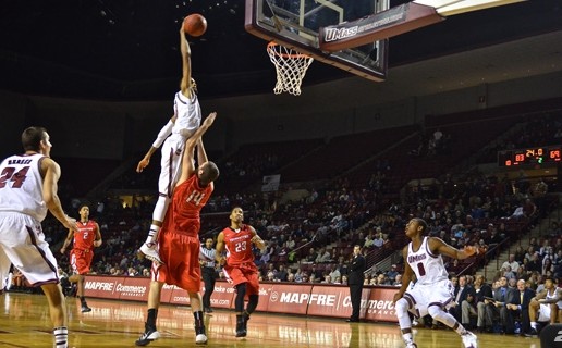 UMass’ Raphiael Putney Posterizes Youngstown States’ Josh Chojnacki with a Monster Dunk (Video)