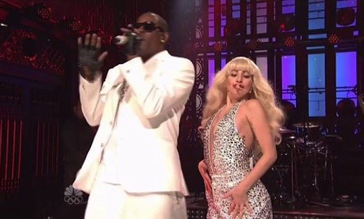 Lady Gaga – Do What U Want (Feat. R. Kelly) (Live On SNL) (Video)