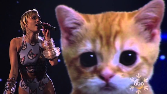 mileycyruswreckingball Miley Cyrus – Wrecking Ball (Live At 2013 American Music Awards) (Video)  
