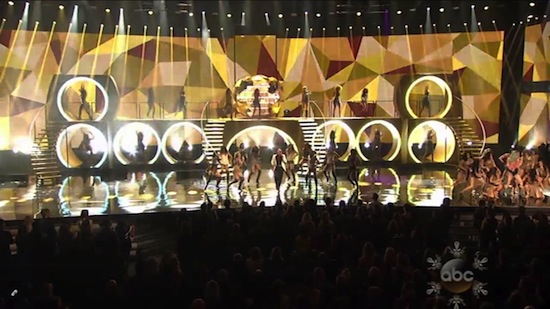 pitbullvideoamas Pitbull & Ke$ha – Timber (Live At 2013 American Music Awards) (Video)  
