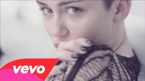Miley Cyrus – Adore You (Video)