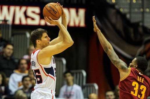 Atlanta Hawk Kyle Korver Records 90 Straight Games With a 3 Pointer Made (Video)