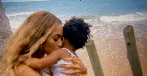 blueholdingbeevideo Beyoncé – Blue Ft. Blue Ivy (Official Video)  