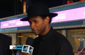 Usher Talks About Releasing New Music at The Top Of The Year (Video)