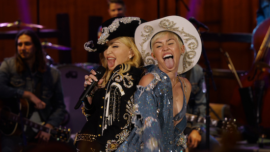 dBf3oHU MTV Unplugged: Miley Cyrus (Video)  