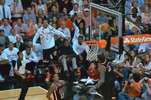 Lebron Soars to Finish the Fast Break against the Pistons (Video)